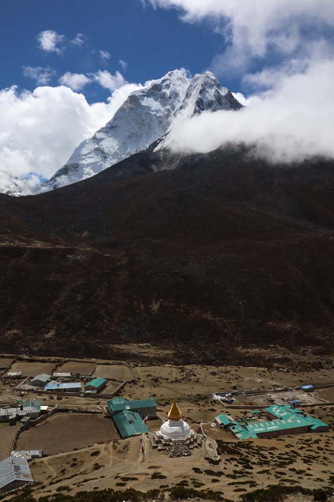 Výhled na Dingboche