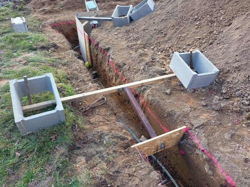 Pořádně zabezpečit, beton má tlak.